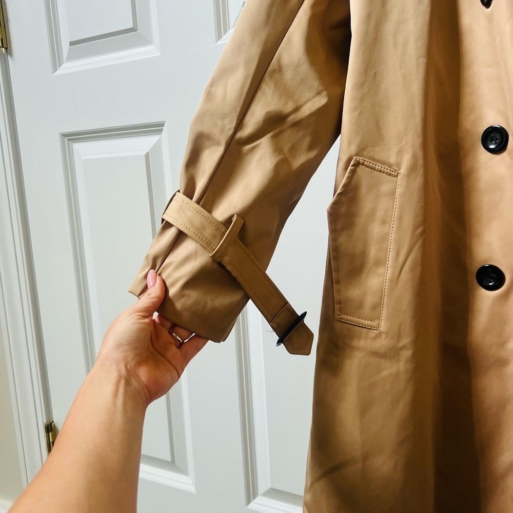 NWT  Classic Tan Trench Coat fits like a large female but says xs on tag - Picture 3 of 8